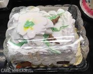 De riem is alleen voor de show;  Het is heel goed getraind – Cake Wrecks