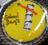 7 Back-To-School-taarten die niet zullen slagen – Cake Wrecks